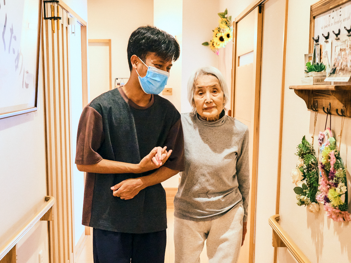 業務中のイクバルさんの写真