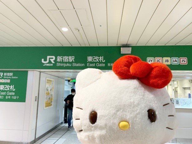 新宿駅に到着したキティちゃんの写真